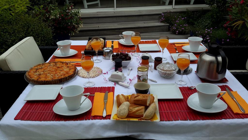 Les Deux Chenes Bed & Breakfast La Chapelle-Sur-Erdre Ngoại thất bức ảnh